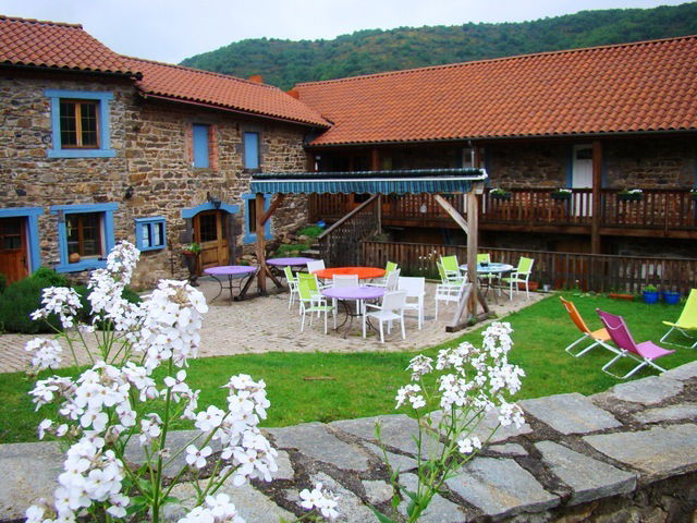 Habitaciones De Huéspedes Blesle 39063