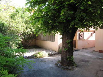 Roomlala | Haus und kleiner Garten zu vermieten im Osten von Marseille 