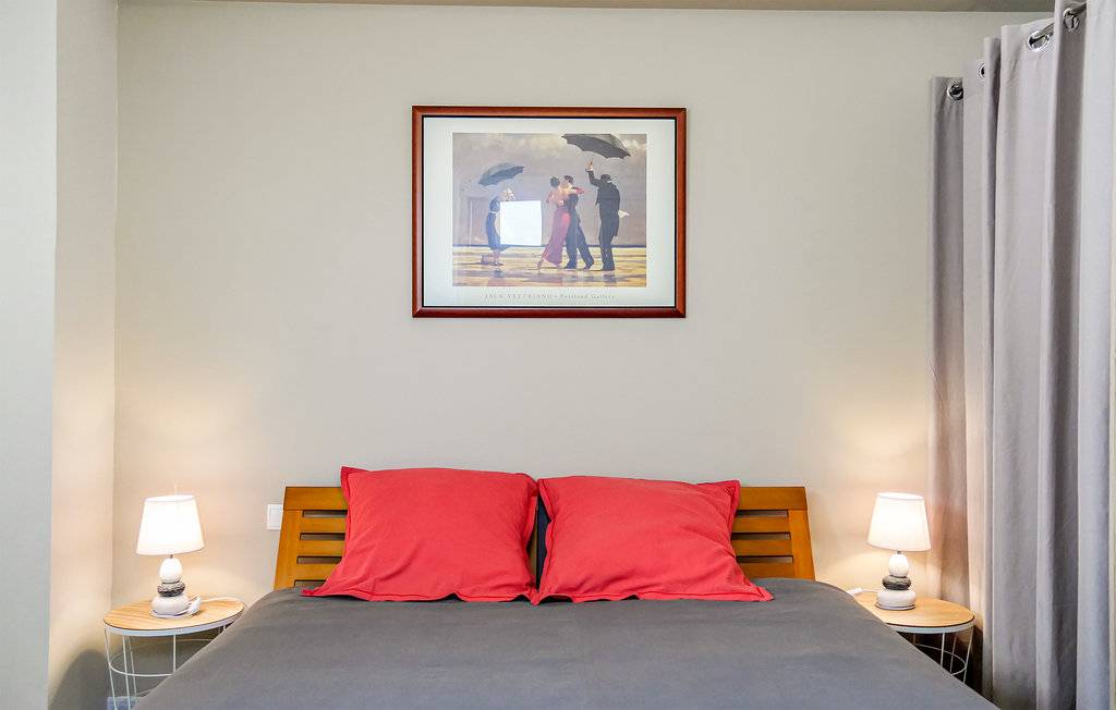 Homestay Saint-Germain-sur-Ay 408902