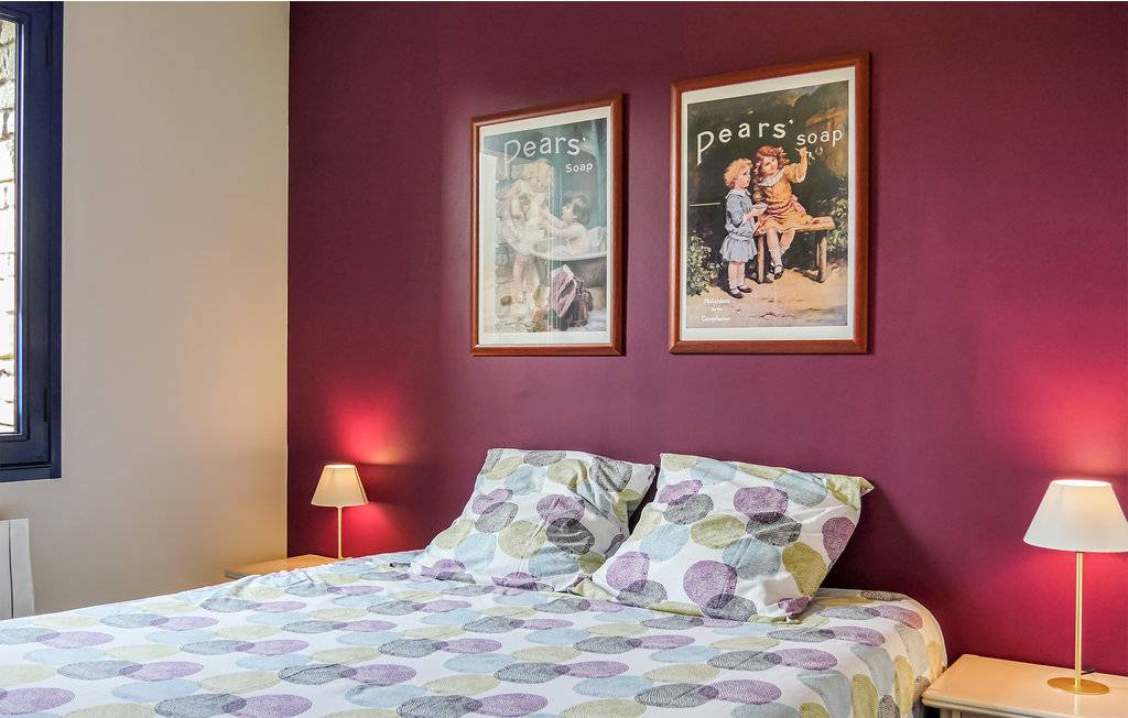 Homestay Saint-Germain-sur-Ay 408902
