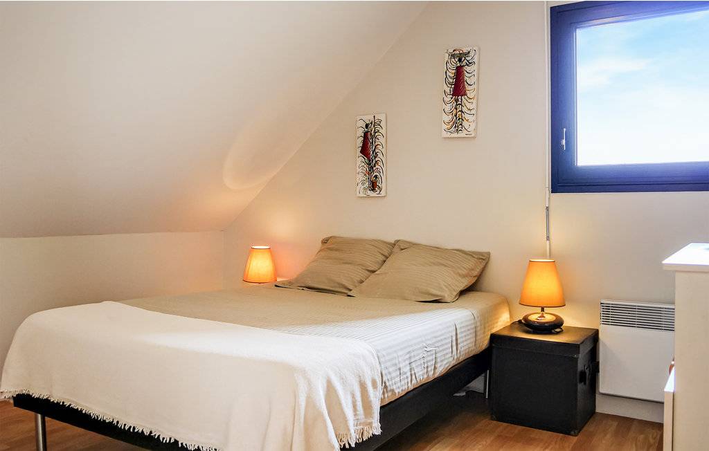 Homestay Saint-Germain-sur-Ay 408902