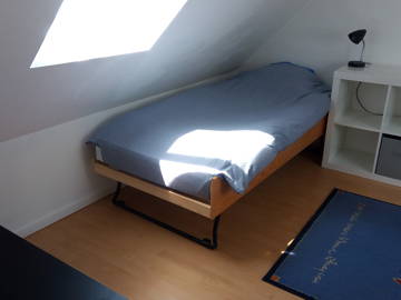 Roomlala | Helles Zimmer für Studenten im Haus mit Garten