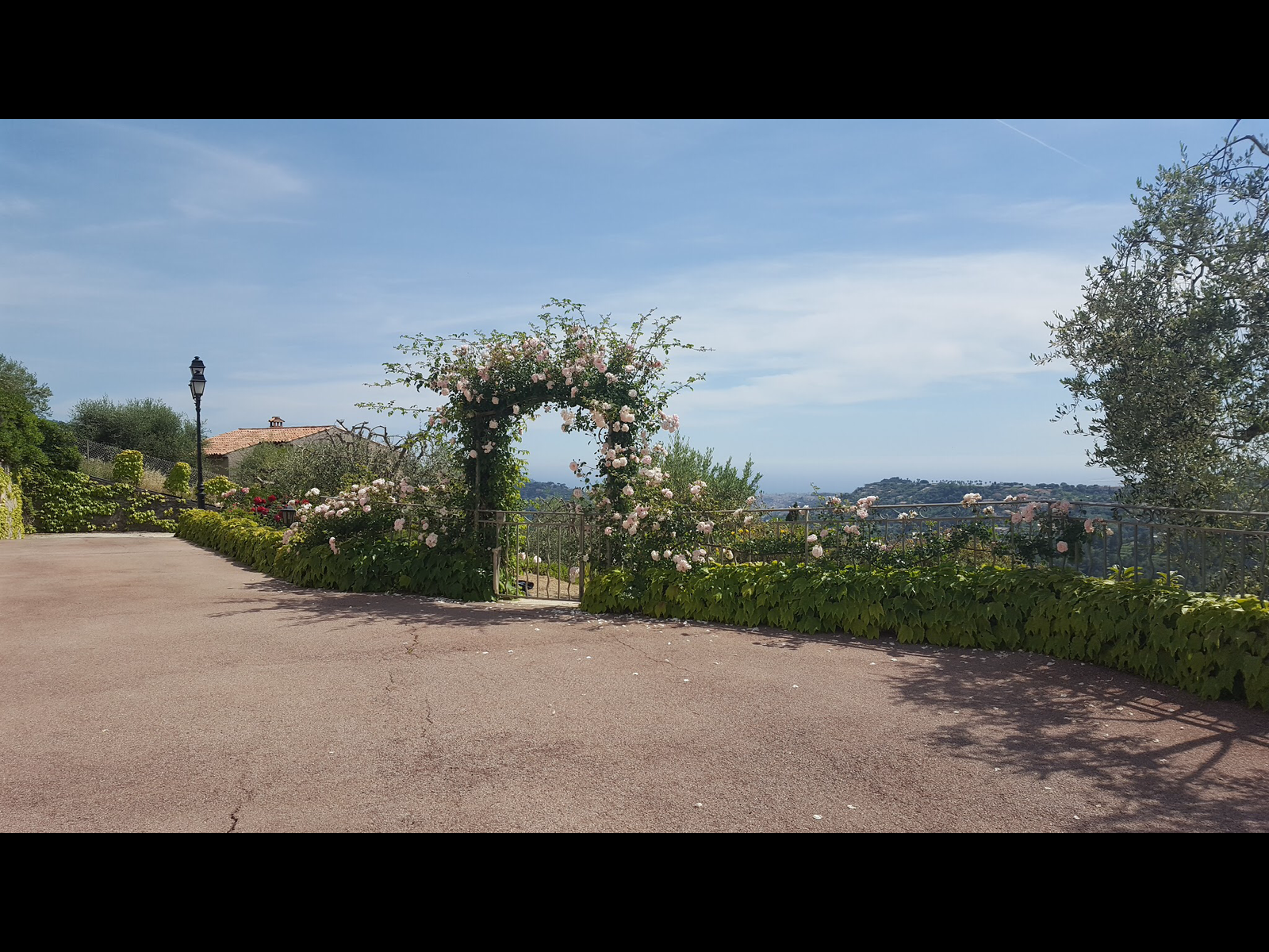 Estudio Independiente Saint-André-de-la-Roche 122870