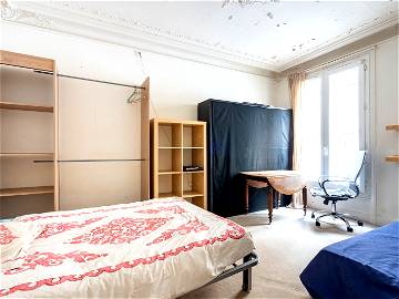 Roomlala | Hermosa habitación, Alojamiento compartido, París, Marais, República