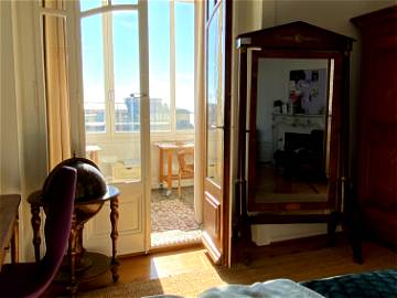 Roomlala | Hermosa habitación Charm con jardín de invierno privado y balcón.