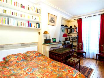 Roomlala | Hermosa Habitación Confortable Para Alquilar Casa De Familia Al Lado Del