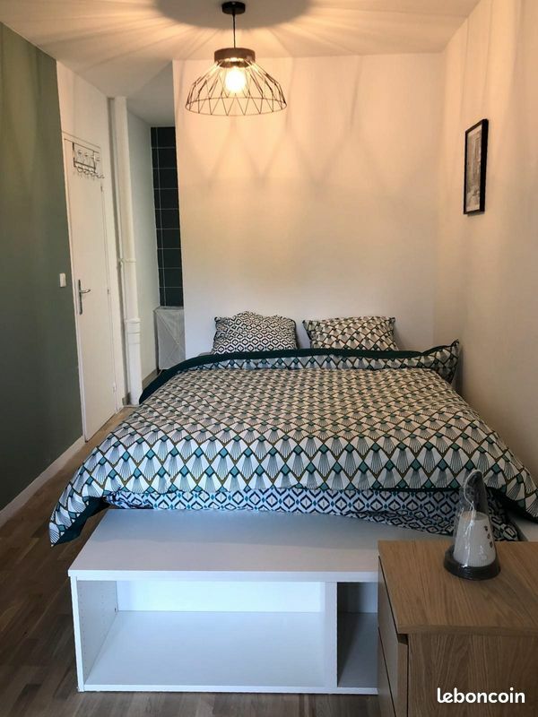 Kolokation Créteil 251011