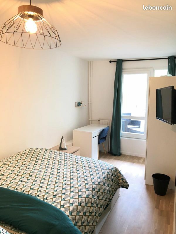 Kolokation Créteil 251011