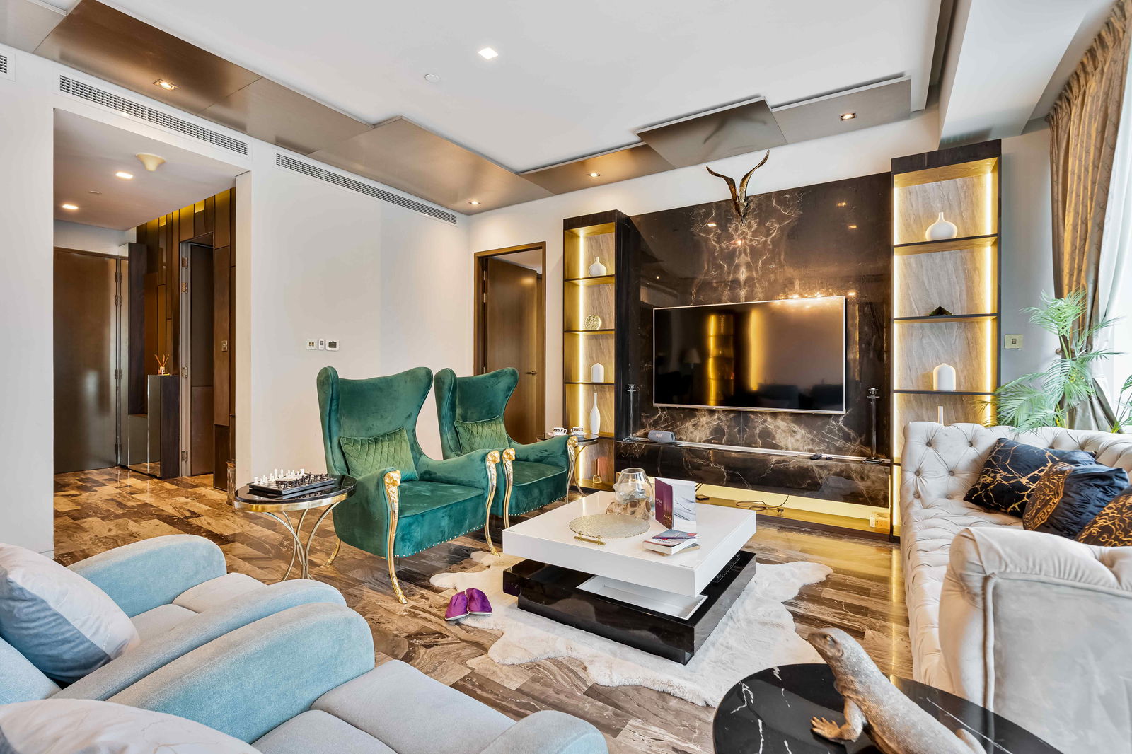 Homestay Dubai 570203