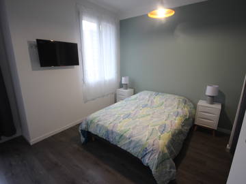 Roomlala | High-Standing 3-Bedroom Shared Accommodation 4 Minutes Walk from Universities