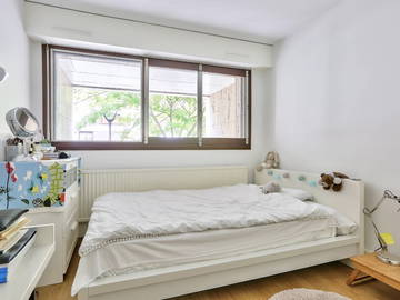 Roomlala | Hip!  Quintessential Parisian Spacious Studio Close To 6 Lin