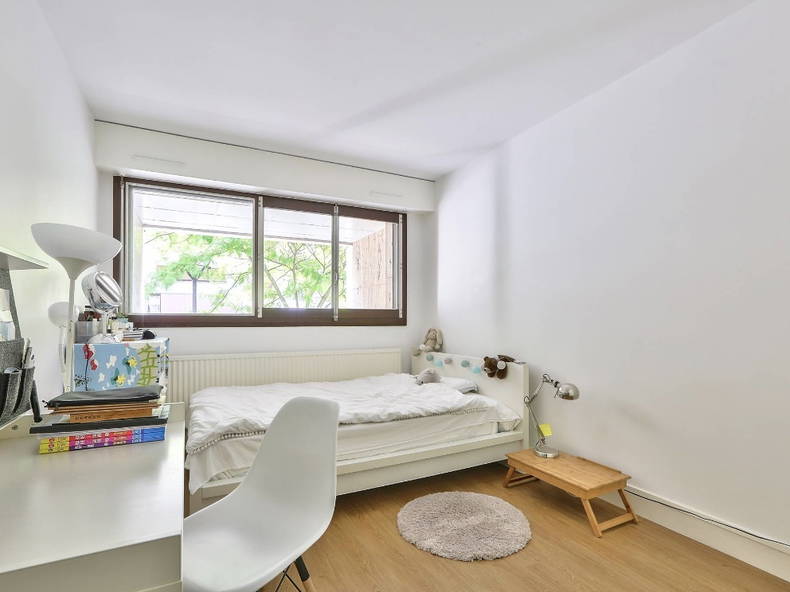 Entire Home Paris 251741-2