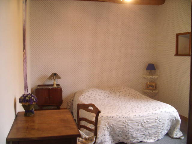 Homestay Vienne-en-Bessin 25182