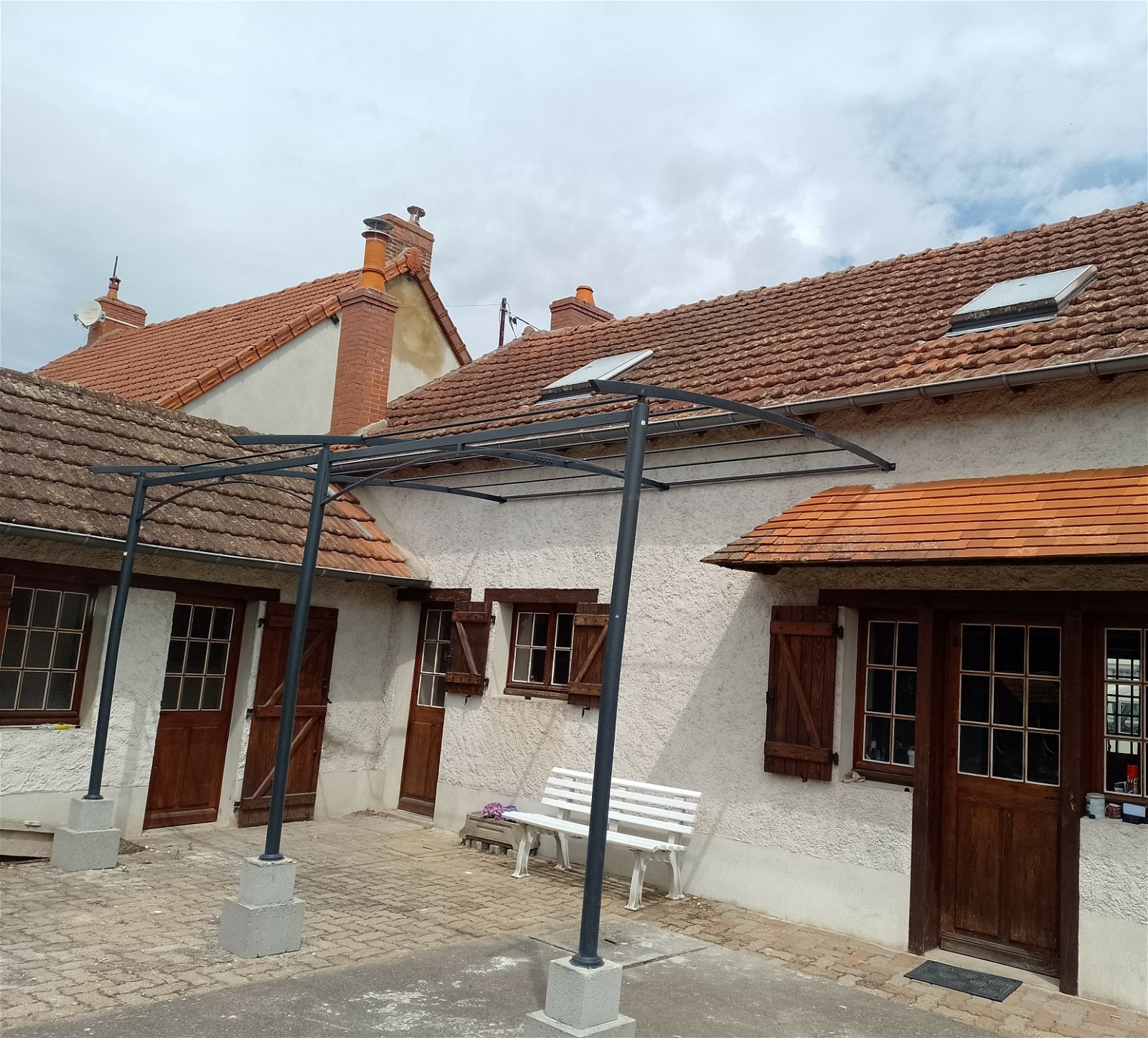 Oberoende Studio Doyet 260544