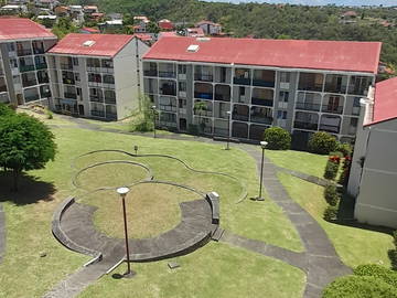 Logement Entier Schoelcher 258087-6