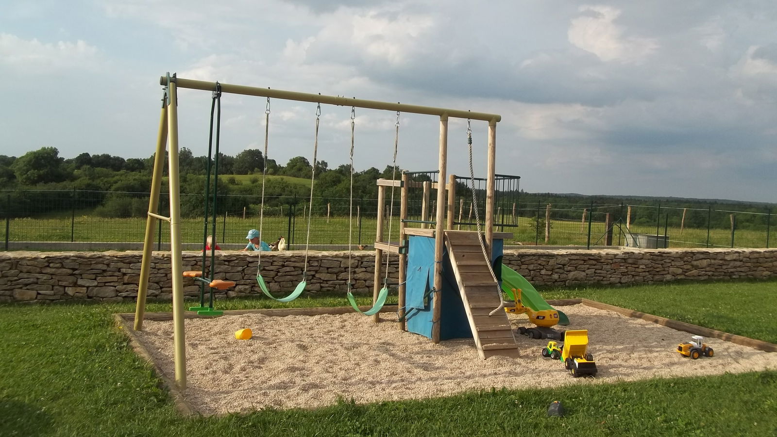 Independent Studio Le Fied 49793