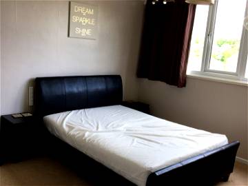 Roomlala | Homely Professional House - Rooms Available Now