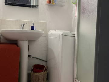 Chambre chez l'habitant à louer à Sète - photo 3 : salle de bain-3