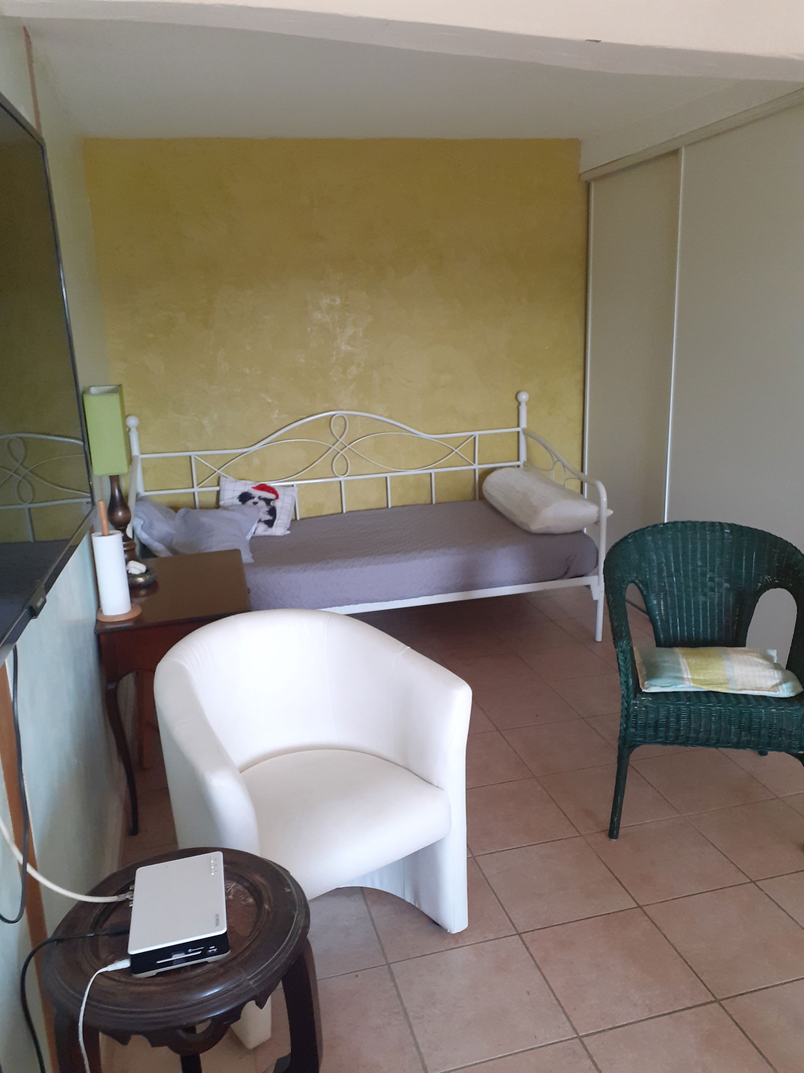 Homestay Sourcieux-les-Mines 240726