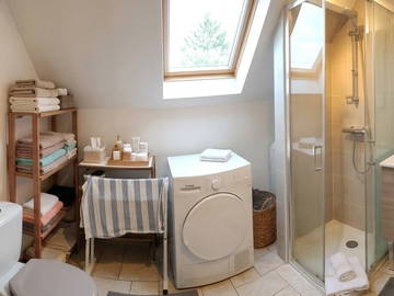 Chambre chez l'habitant à louer à Saumur - photo 5 : salle de bain-5