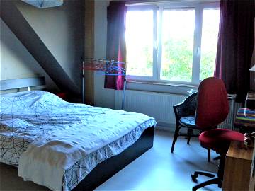 Roomlala | Homestay. Center Of Ottignies. 20 Minutes From