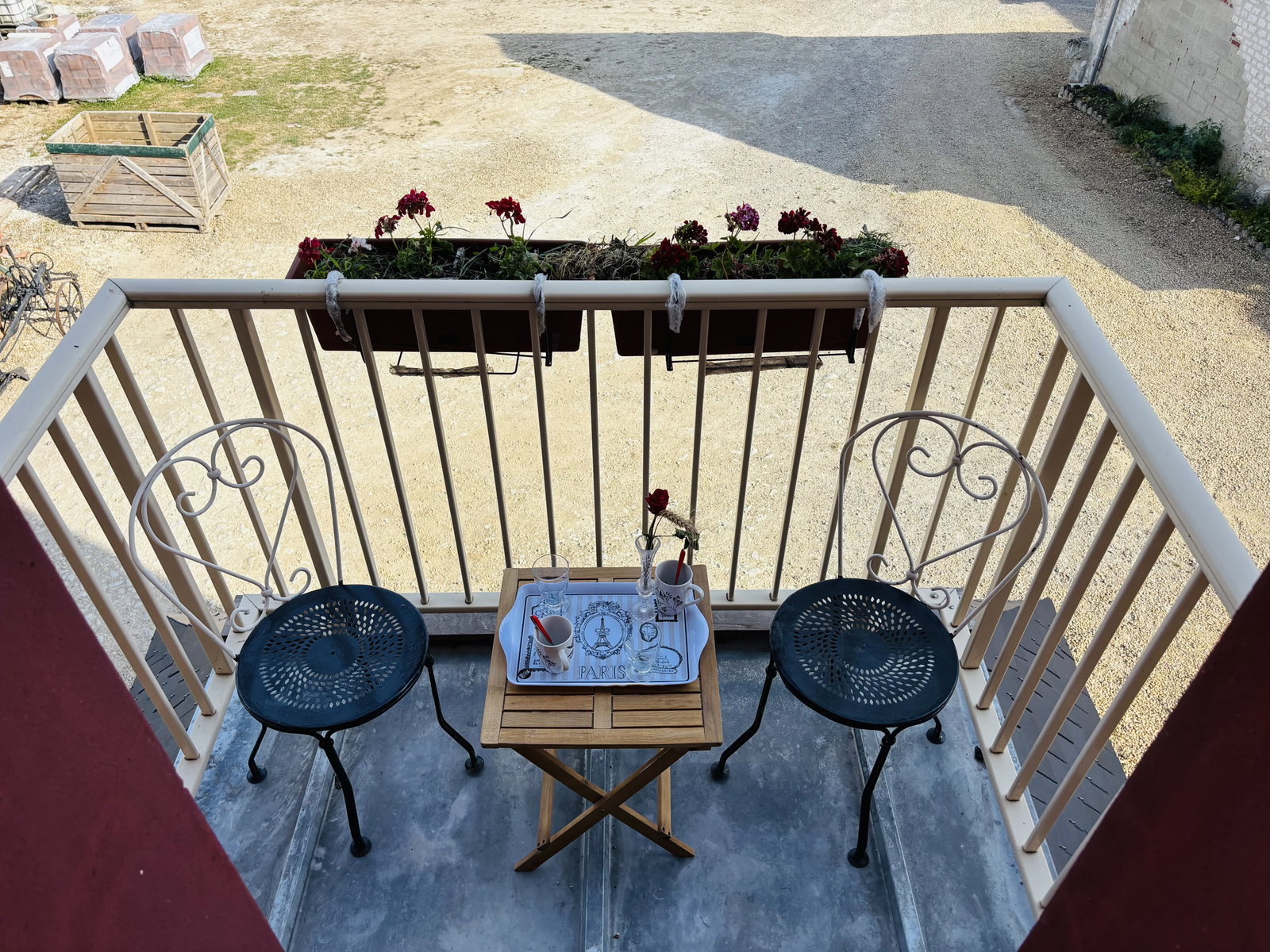 Homestay La Neuville-Roy 667989