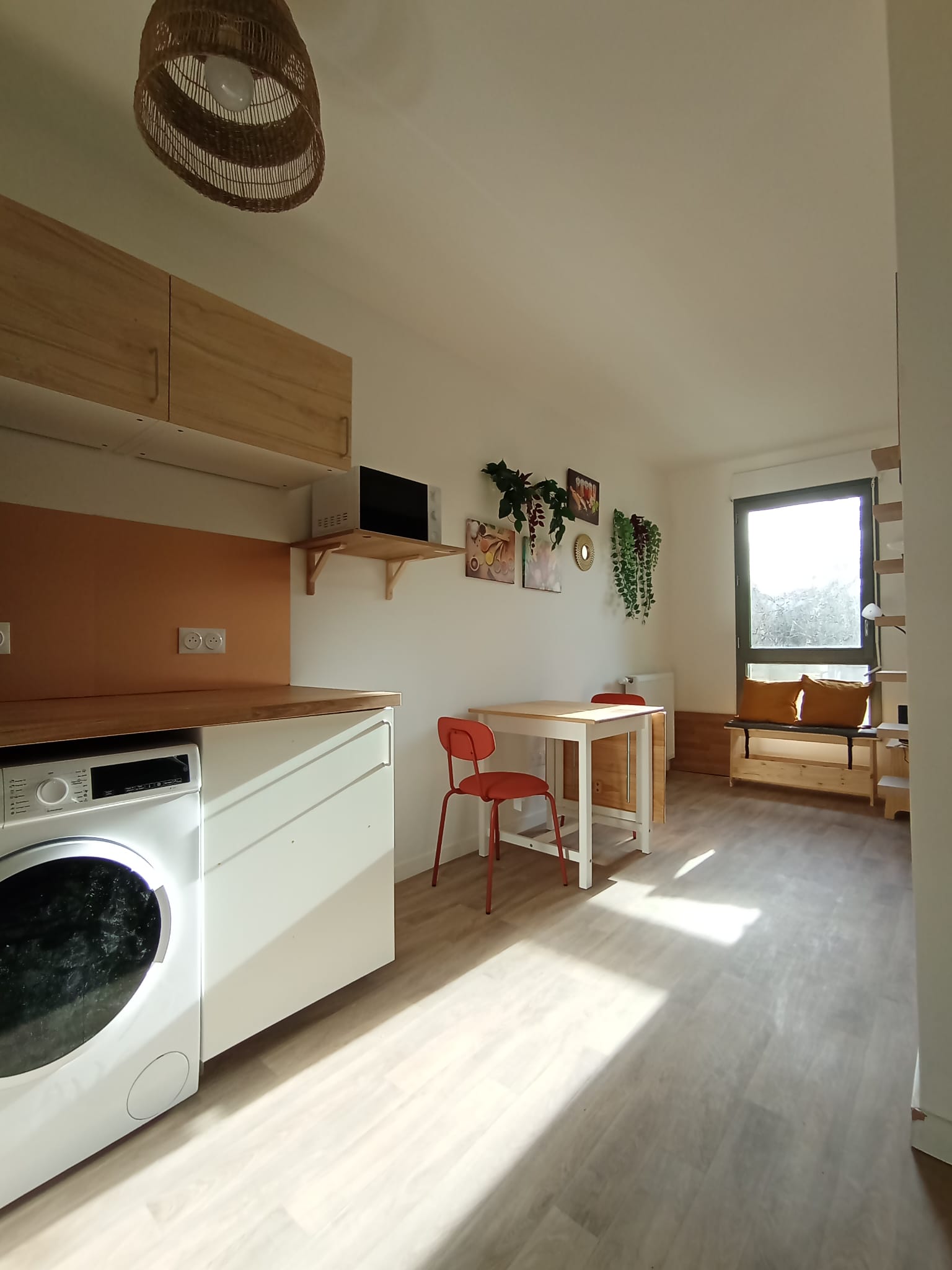 Colocatie Stains 459033