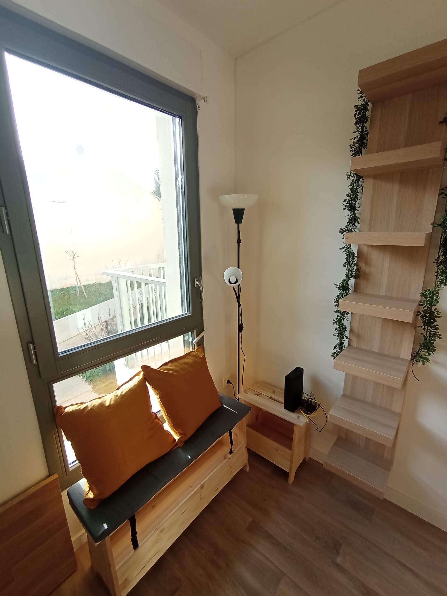 Colocatie Stains 459033