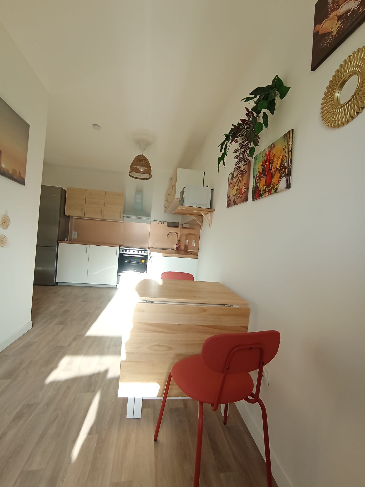 Colocatie Stains 459033