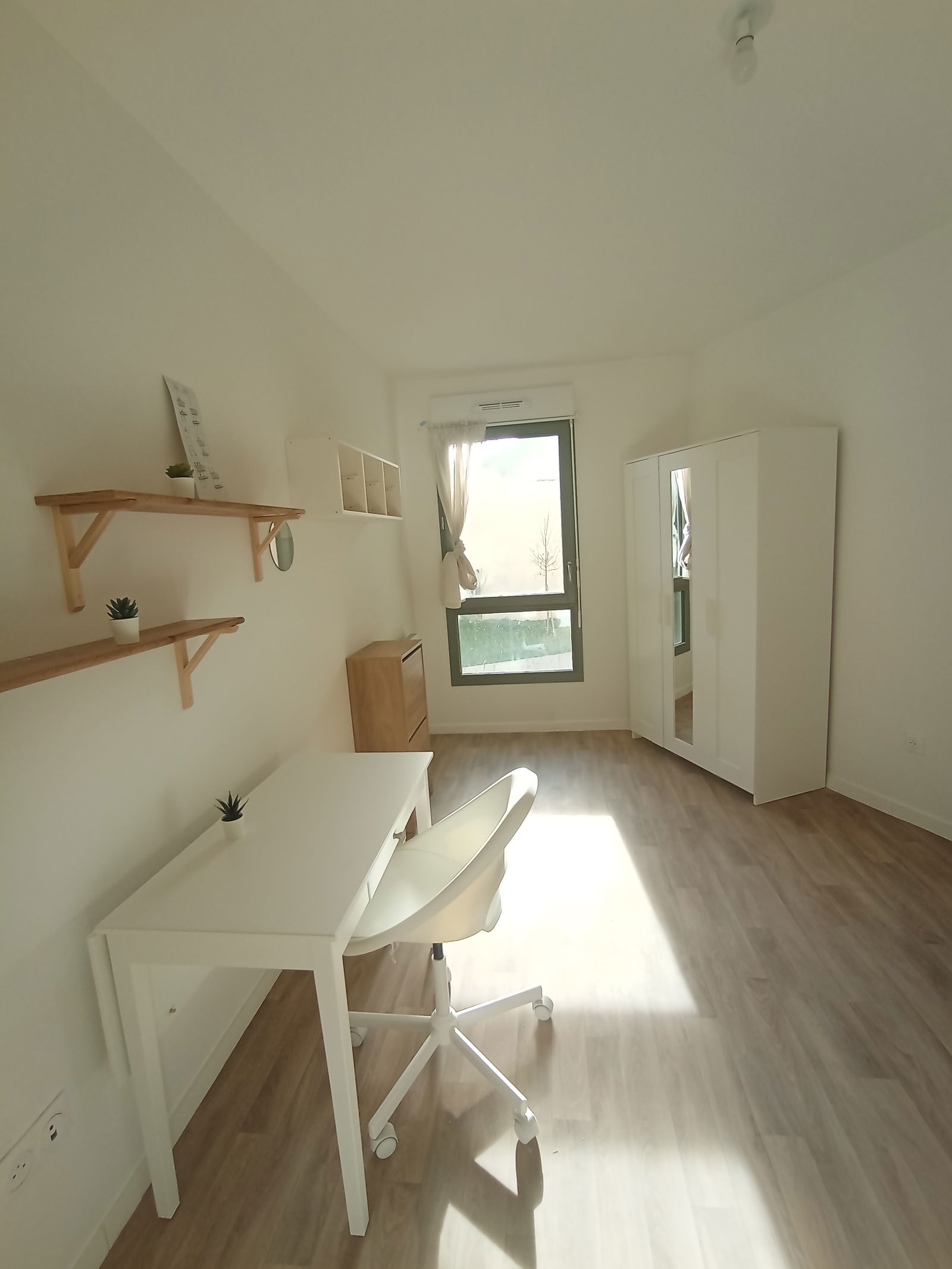 Colocatie Stains 459048