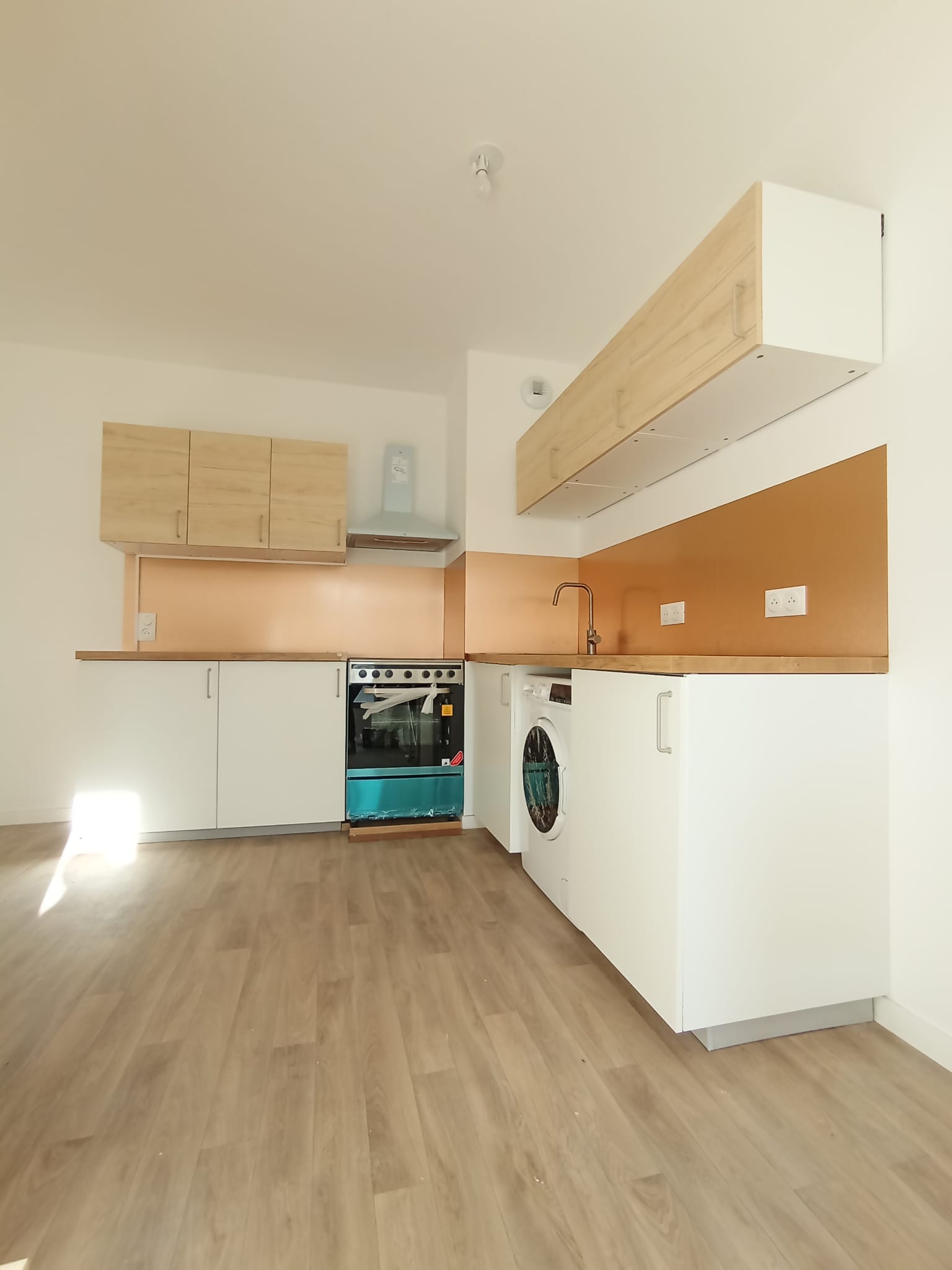 Colocatie Stains 459048