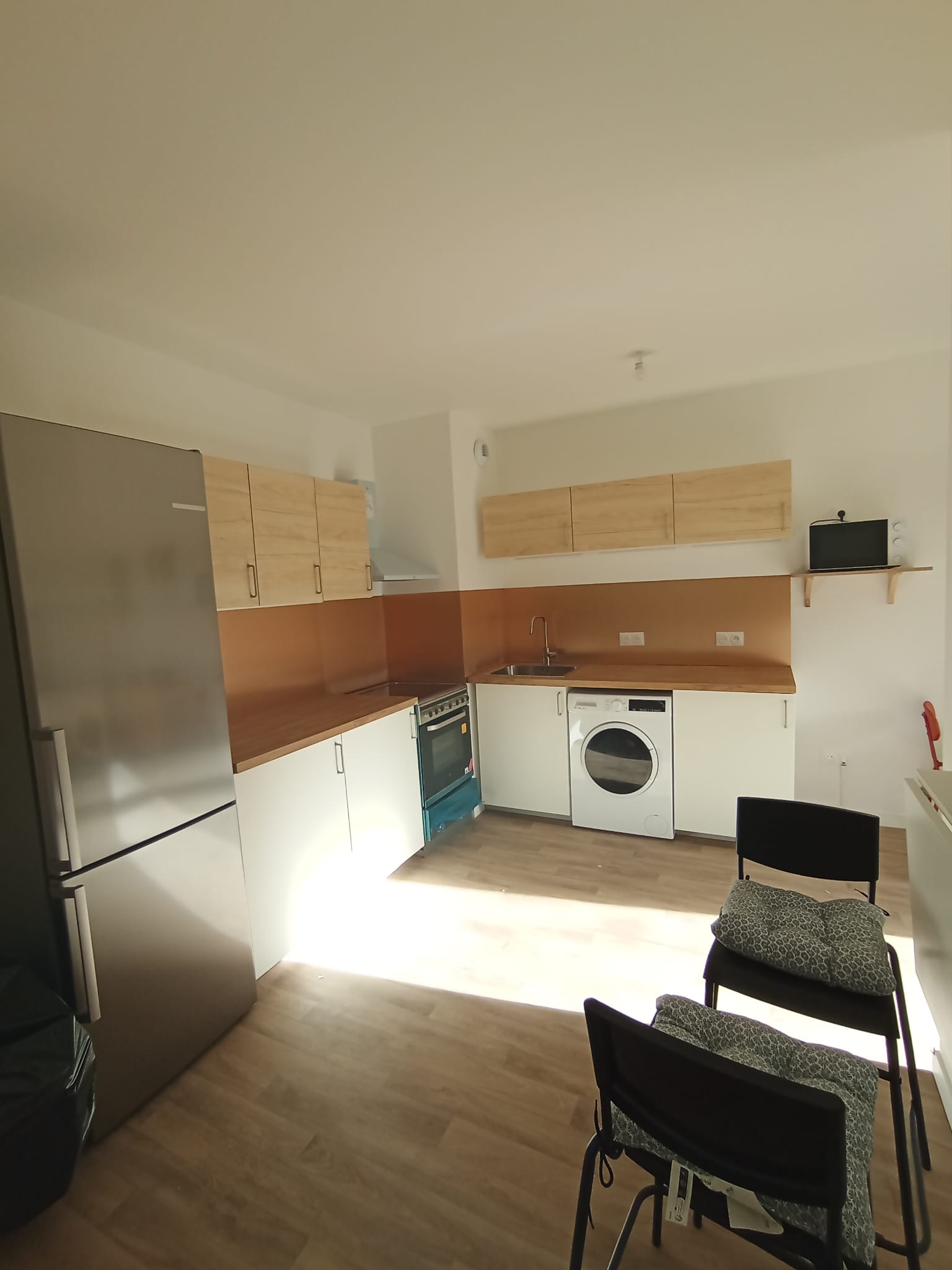 Colocatie Stains 459048