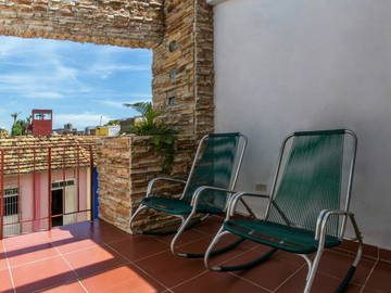 Roomlala | Hostal Cabriales Central Et Balcon