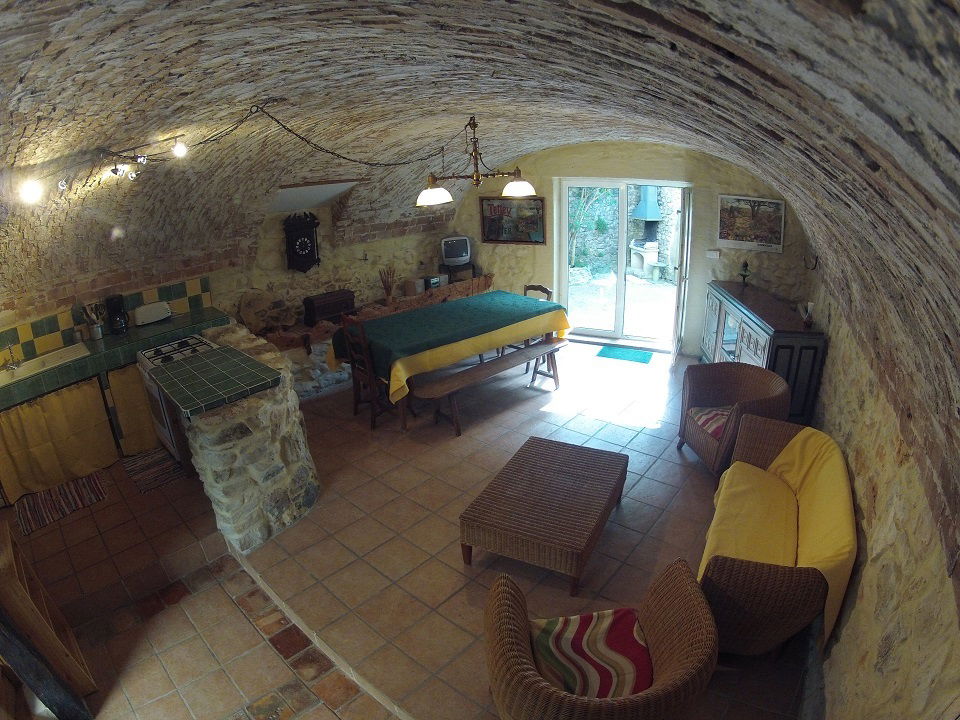 Entire Home Gras 68158