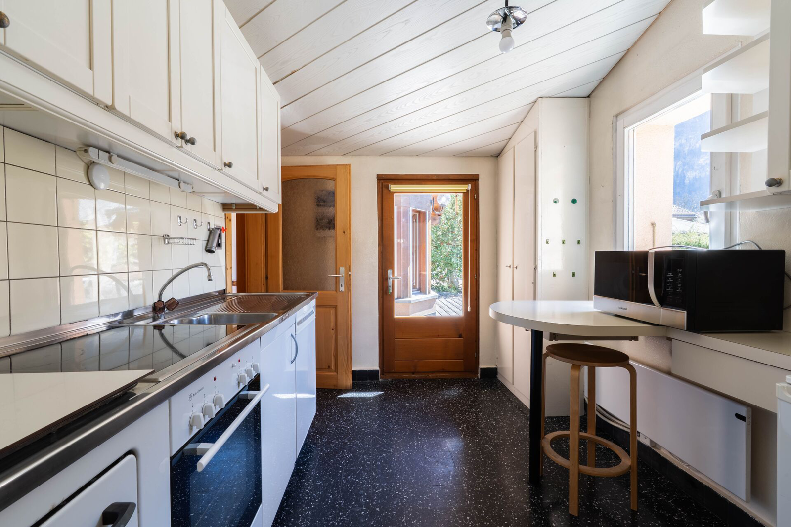 Entire Home Salvan 671206