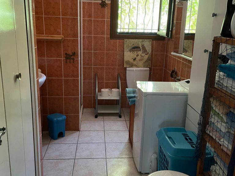 Toda La Casa Gonfaron 198569-5