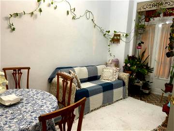 Roomlala | House with 3 floors and terrace, respectful and pleasant environment
