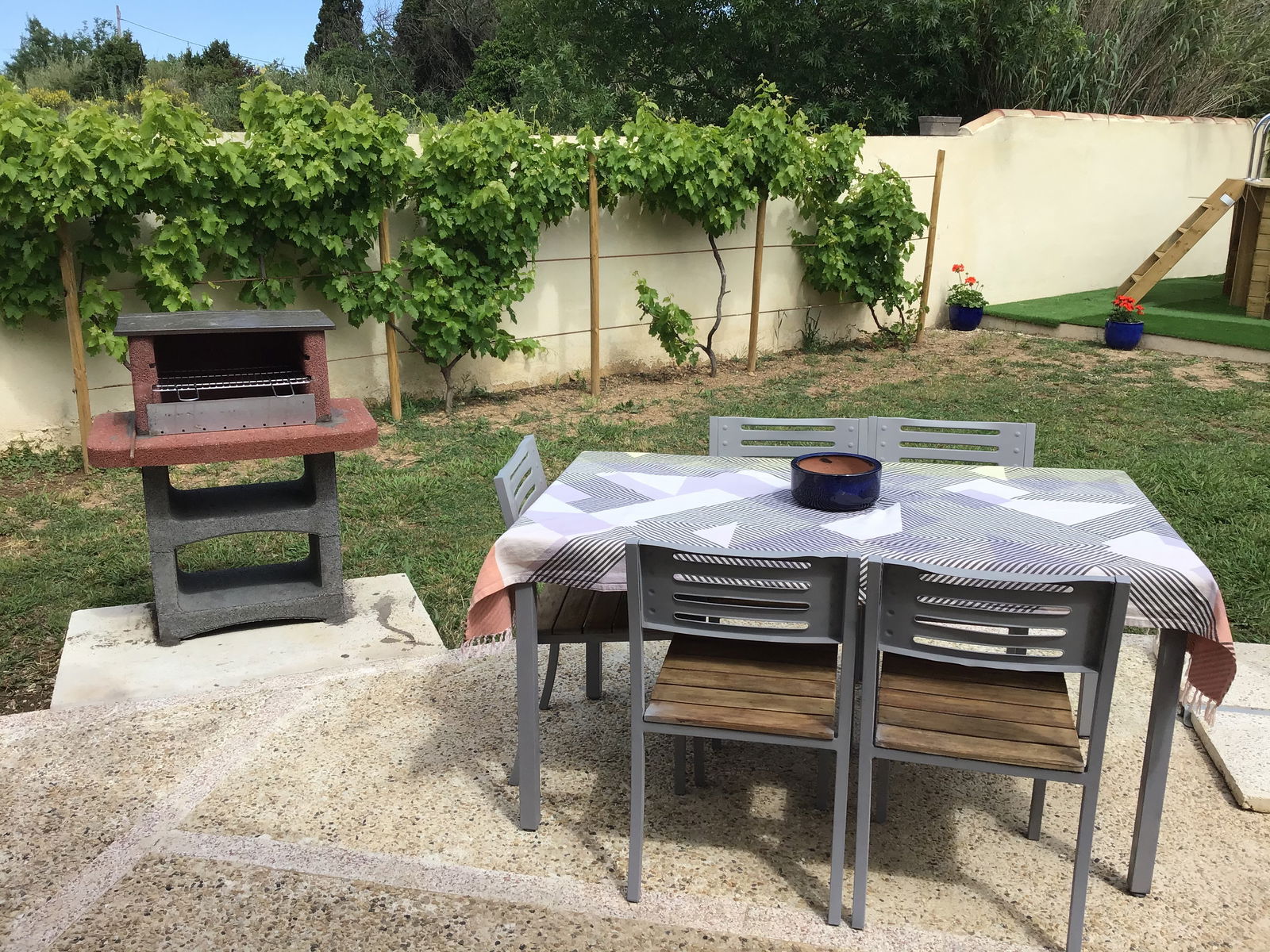 Independent Studio Arles 247816