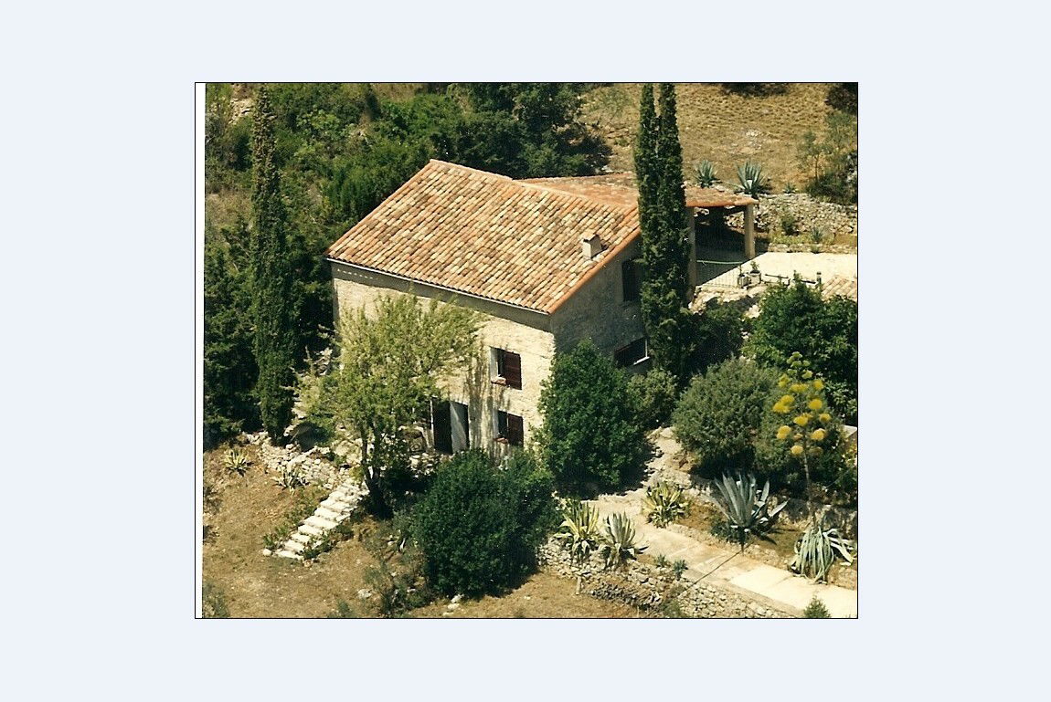 Independent Studio Figanières 103784