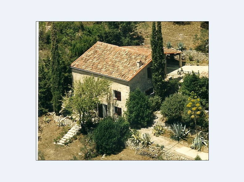 Entire Home Figanières 103784-1