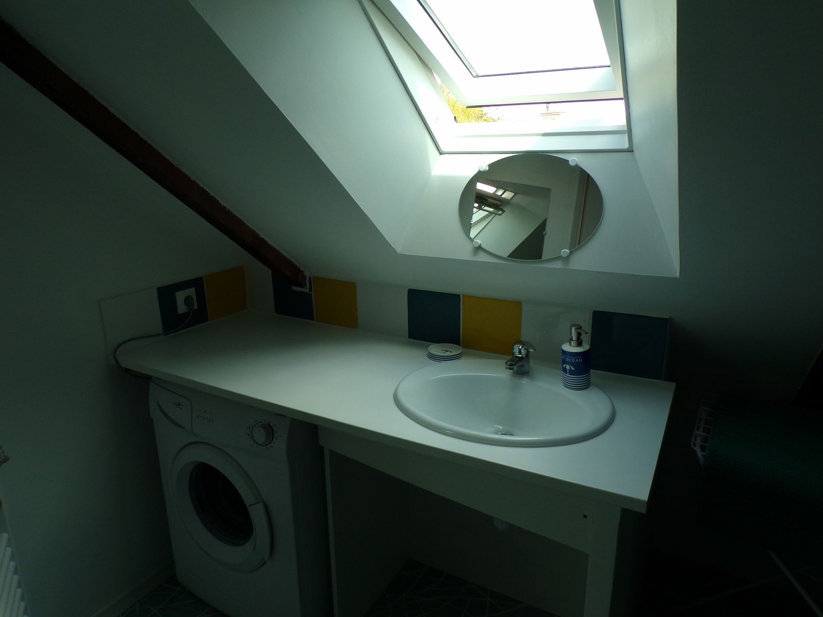 Itsenäinen Studio Binic 200243