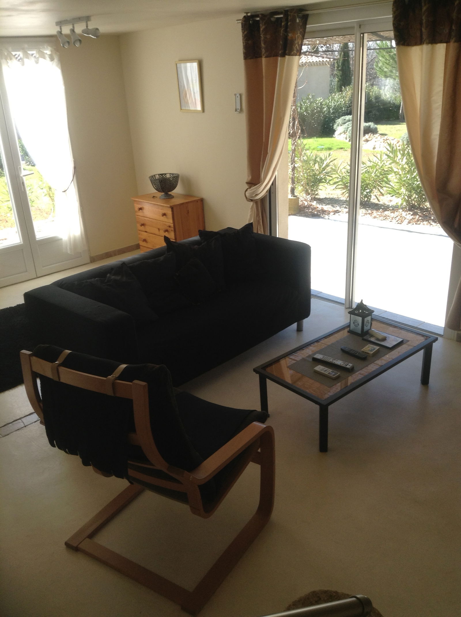 Oberoende Studio Domazan 80190