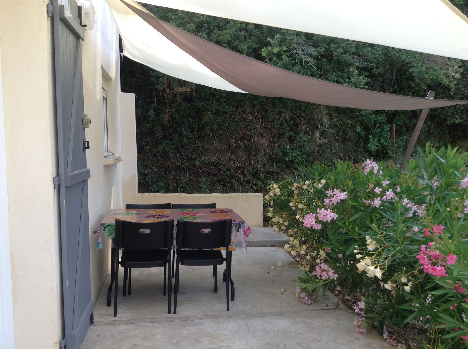 Oberoende Studio Domazan 80190