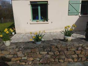 I rent a furnished room of 11m2 in the countryside / garage