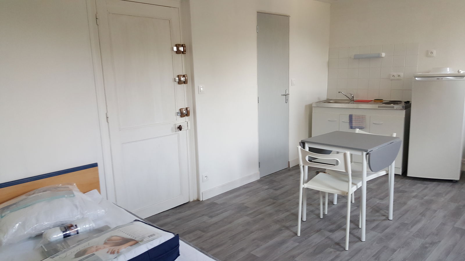 Onofhängeg Studio Abbeville 200224