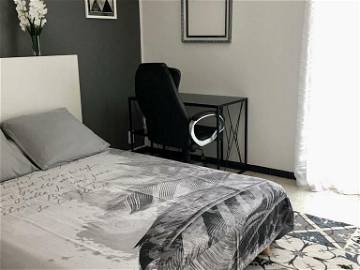 Roomlala | Idéal Étudiants/es, Chambre Confortable Ds Colocation Sympa