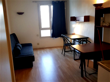 Room For Rent Cergy 363718-1