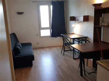 Room For Rent Cergy 363718-1