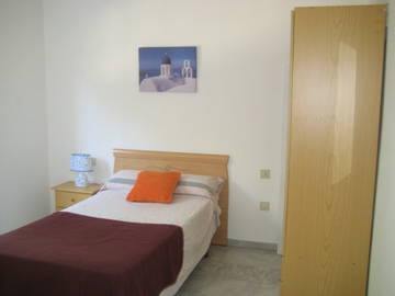 Roomlala | Ideal para estudantes Quarto luminoso com cama de casal Internet e