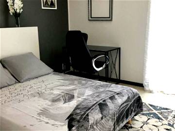 Roomlala | Ideal Students, Comfortable Room Ds Nice Shared Apartment